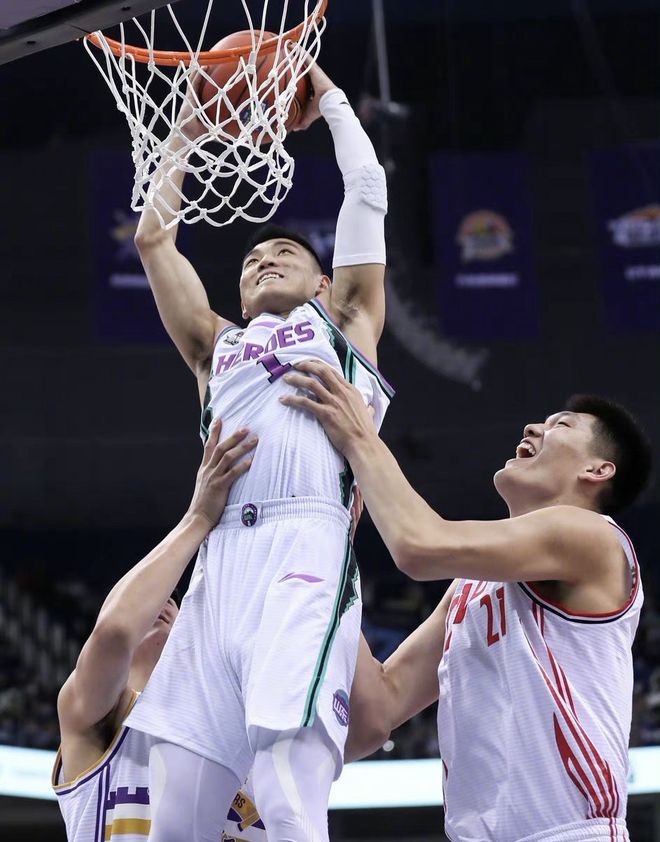 加时末段那不勒斯备战全明星赛；回应争议细节曝光；态度坚定；赛季目标并未改变的简单介绍